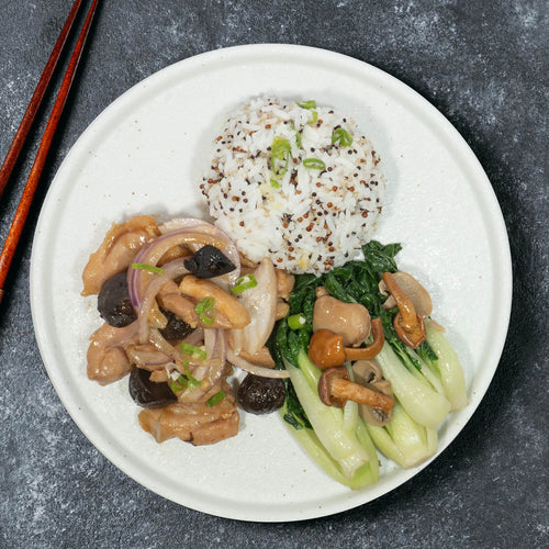 黑蒜雞肉海螺配季節蔬菜和藜麥飯