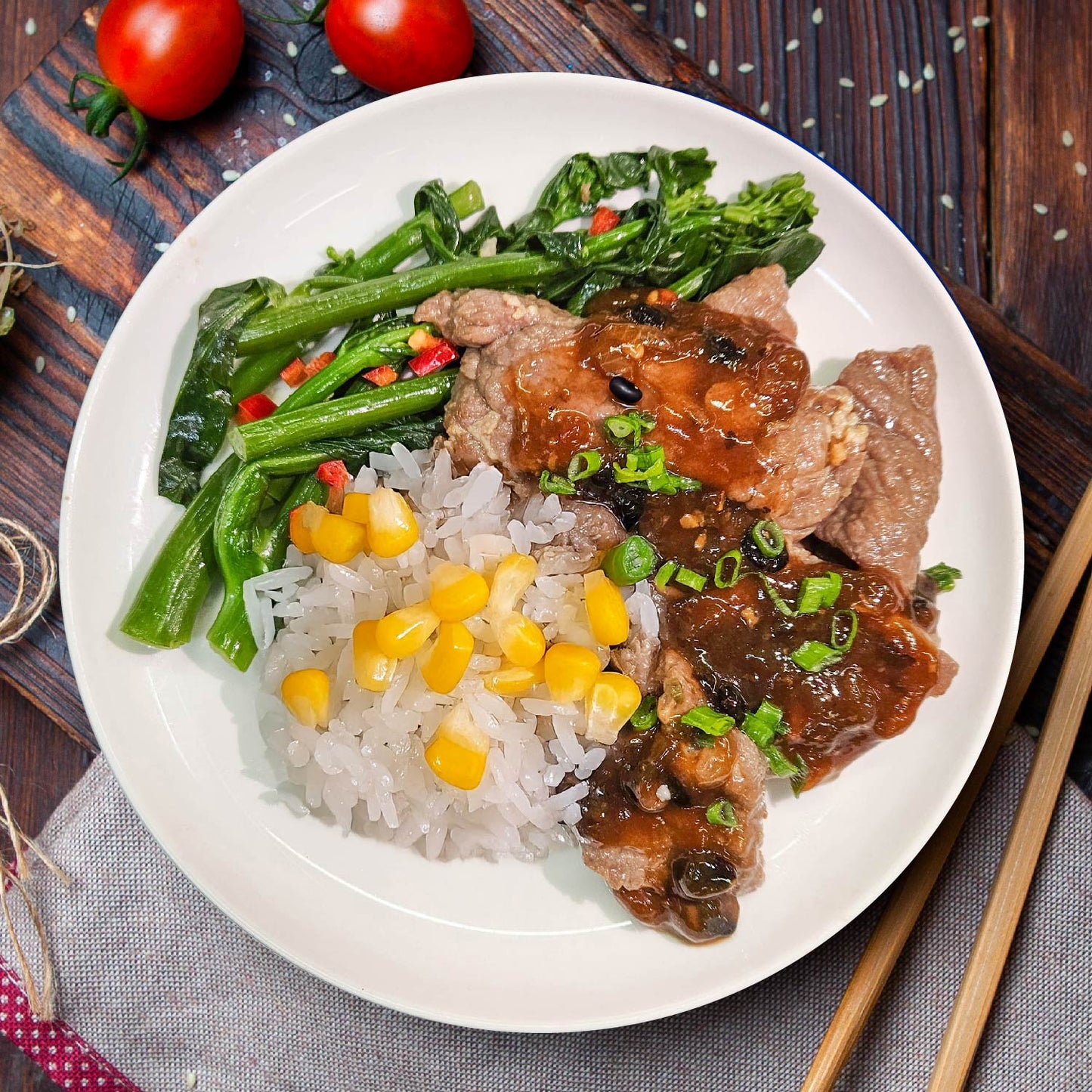 A.黑豆橘子炒牛肉配時蔬玉米五穀飯