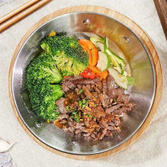 Yu Heung Style Garlic Beef W/ Seasonal Vegetables