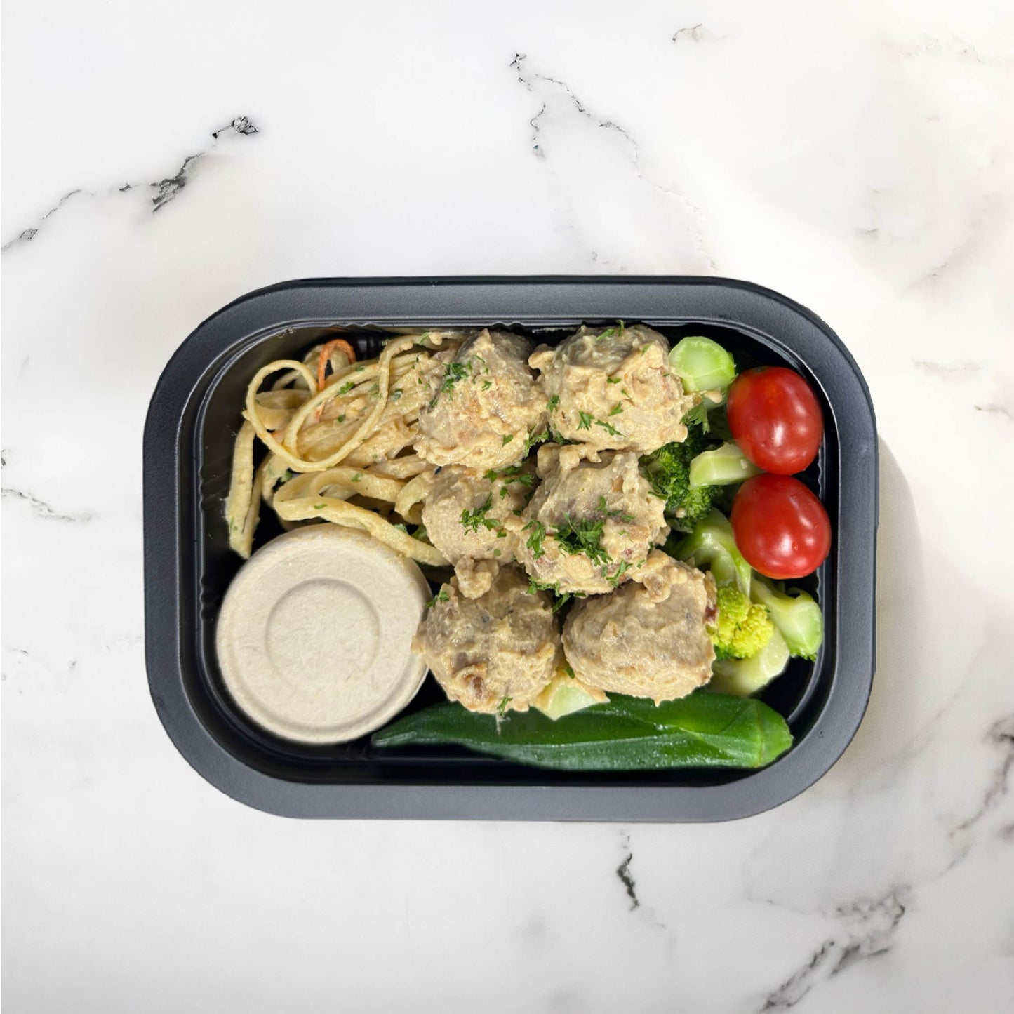 B. Chicken and Mushroom Alfredo Pasta