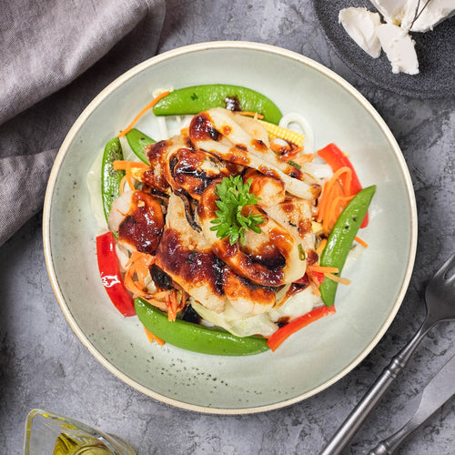 混合海鮮烏冬配炒蔬菜和日本鰻魚汁