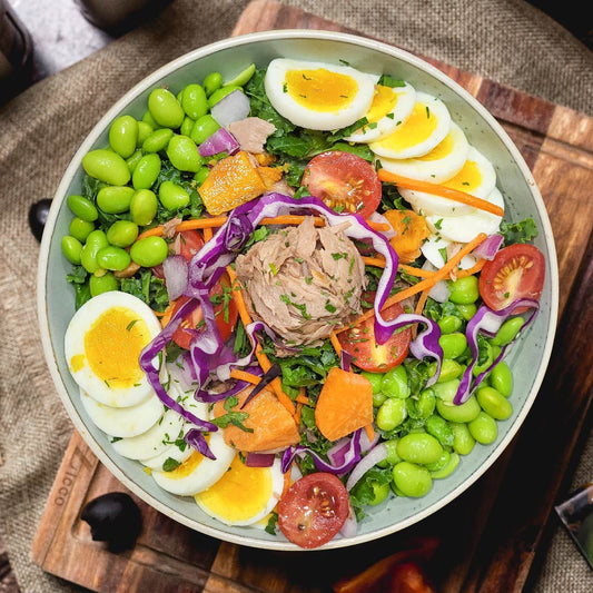 Niçoise 金槍魚和雞蛋沙拉配蜂蜜芥末醬