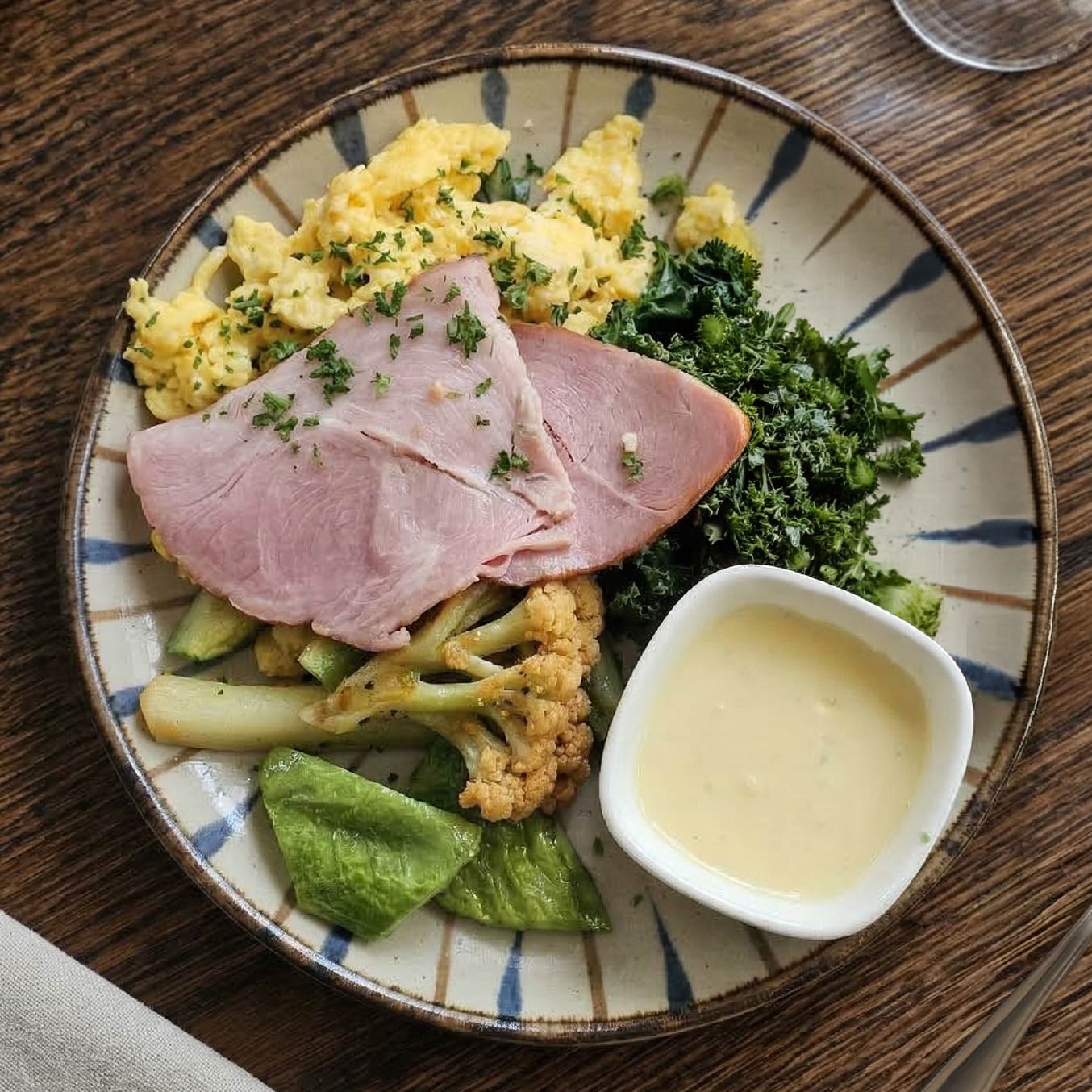 Scrambled Eggs w/ Roasted Honey Baked Ham and Wholewheat Bread