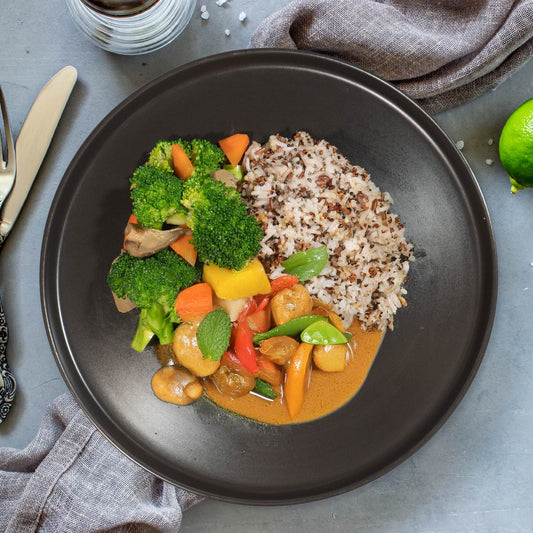 Thai Low Fat Vegetarian Curry W/ Asian Greens And Chia Seeds Mix Grains