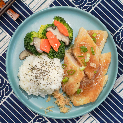 Healthy Stirfry Fish W/ Dried Conpoy, Seasonal Vegetables And Chia Seed Rice