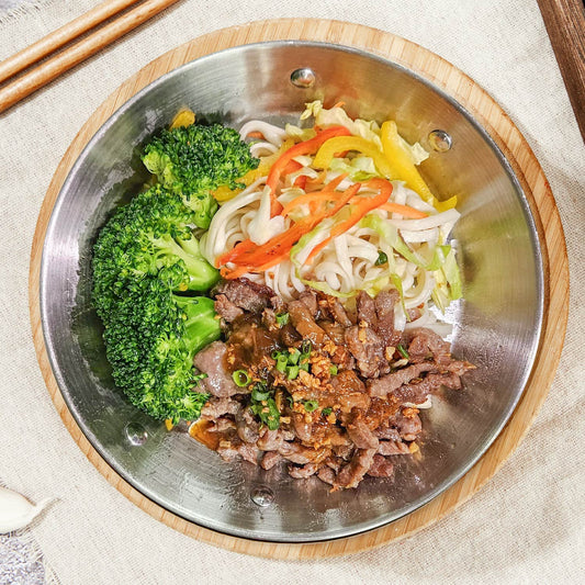 Yu Heung Style Garlic Beef W/ Seasonal Vegetables And Healthy Chinese Noodles