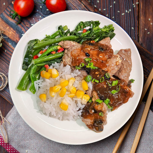 A.黑豆橘子炒牛肉配時蔬玉米五穀飯
