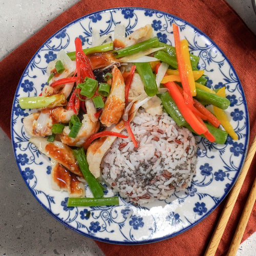 蔥薑雞煲配炒蔬菜及亞麻籽飯