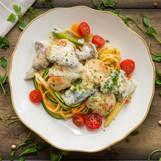 Healthy Chicken And Mushroom "Alfredo" W/ Seasonal Vegetable, Zoodles Mix Coodles