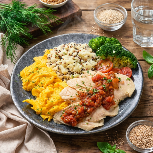 Scrambled Eggs w/ Chicken Breast & Herbs Cauliflower Rice (1 day expiry)